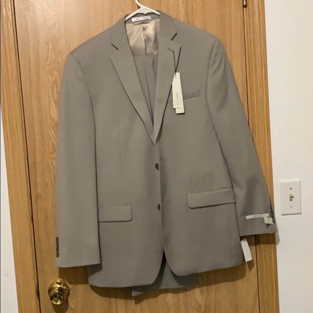 {Mens} Perry Ellis Portfolio light grey suit